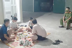 4 thanh niên nhậu gần hết thùng bia, bị đề nghị phạt 60 triệu đồng
