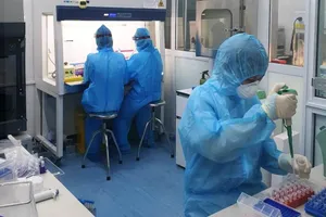 Nghệ An: Người phụ nữ làm nail và 2 nhân viên Thế giới di động dương tính