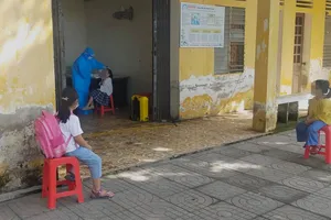 Nghệ An họp khẩn vì xuất hiện chùm ca bệnh mới với 3 F0 trong 1 gia đình