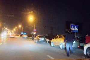 Tìm chủ sở hữu chiếc Hyundai Santafe nhảy cầu Bến Thủy