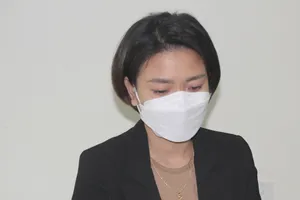 Khởi tố 1 phụ nữ làm giả tin nhắn 'đã chuyển tiền' để chiếm đoạt tiền tỉ 