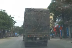 Xác minh phản ánh 'nhà báo ‘gửi’ ô tô quá khổ quá tải 'ăn' tiền bảo kê'