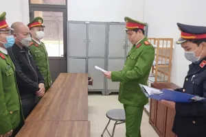 1 giám đốc công ty xây dựng bị bắt về tội trốn thuế