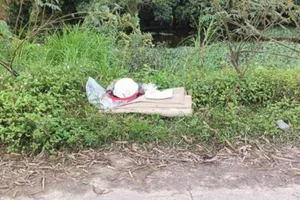 Phát hiện thi thể người đàn ông có dao găm ở bụng