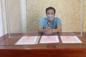 Tạm giữ hình sự một cán bộ xã 'vòi vĩnh' tiền dân 