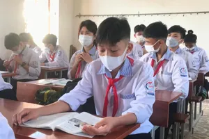 Trao Thư khen và quà của Chủ tịch nước cho học sinh cứu sống 2 em nhỏ 