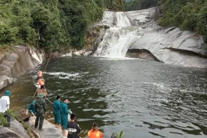 Mất tích ở thác 7 tầng sau khi livestream