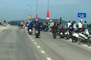 Tìm kiếm nhân viên bệnh viện nghi tự tử trên sông Hiếu 