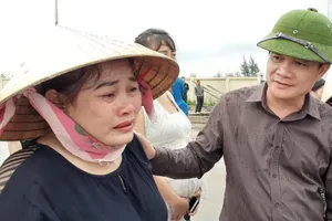 Cứu được 5 ngư dân trên tàu chết máy ở vùng biển Hà Tĩnh