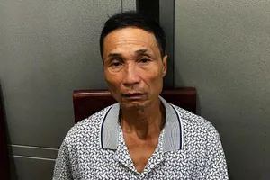 Bắt nghi phạm 60 tuổi dùng súng tự chế bắn vợ tử vong 