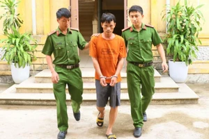 Mang dao ra đường cướp tiền và iPhone rồi trốn từ Hà Tĩnh vào Đồng Nai 