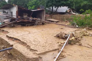 Quặn lòng lời tâm sự của người mẹ mất con trong cơn lũ dữ ở Kỳ Sơn 