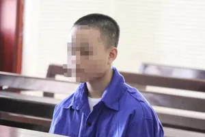 Học sinh lớp 9 bị phạt tù vì uống rượu xong rồi gây án mạng