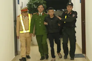 Thanh niên để 1.000 viên ma túy dưới ghế lái ô tô