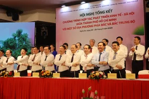 Ký kết thỏa thuận hợp tác phát triển kinh tế, xã hội giữa TP.HCM và 9 tỉnh