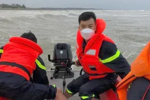 Bé 12 tuổi bị đuối nước khi trốn người thân đi tắm biển