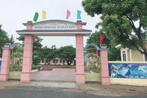 Phó hiệu trưởng tự ý bỏ việc để tìm việc khác phù hợp hơn 