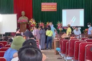 Em trai phó chủ tịch huyện đấu giá trúng 23 lô đất 