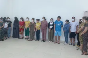 Bắt thanh niên điều hành cùng 16 người ghi lô đề quy mô lớn 