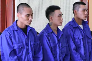 Lãnh án tù khi đâm chết người lao vào đánh mình 