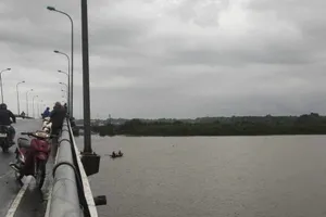 Đã vớt được thi thể thanh niên từ Hà Giang vào Hà Tĩnh nhảy cầu 
