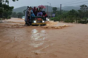 2 chị em dâu bị nước lũ cuốn mất tích: Đã vớt được một thi thể 