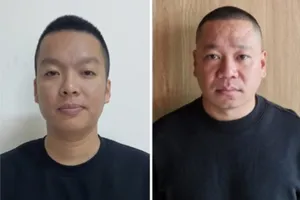 Bắt 3 người cho vay tiền 'không ghi lãi suất'