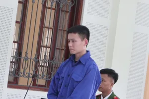 Đầu tư online thua lỗ bèn đi... cướp ngân hàng