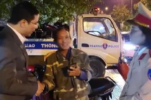  Người thợ hồ uống rượu say 'quên đường về' ở Hà Tĩnh ký cam kết không tái phạm