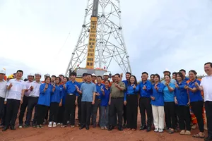 Thủ tướng kiểm tra tiến độ dự án đường dây 500kV mạch 3 tại Nghệ An