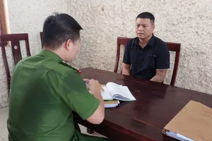 Bắt ổ cá độ bóng đá, lòi ra 2 người cho vay lãi nặng