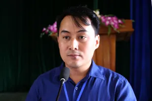 Bị khởi tố vì lợi dụng chức vụ hợp thức hồ sơ đất rồi mua, nhờ bố mẹ vợ đứng tên 