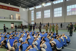 Bắt 155 người Việt lừa đảo qua mạng, công an đề nghị nạn nhân đến trình báo 