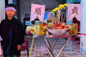 Ba mẹ con bị lũ cuốn, 2 con được cứu: Hoàn cảnh éo le 