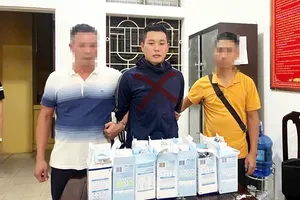 Phát hiện 16 kiện hàng sữa nghi chứa ma túy từ Châu Âu về Việt Nam