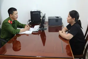 1 phụ nữ bị bắt sau 16 năm trốn truy nã ở nước ngoài