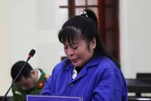 Nữ giám đốc 49 tuổi bật khóc khi nghe tuyên án 17 năm tù