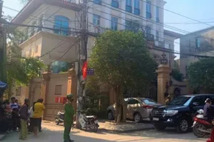 Cảnh sát khám xét nhà nữ 'đại gia nghìn tỉ' xăng dầu DKC Petro