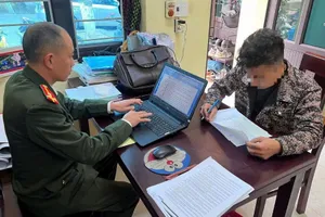 Chủ nhóm Zalo 'Ong tìm mật' bị phạt vì đăng tin báo chốt CSGT