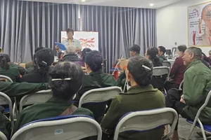 Sẽ xử phạt 1 trung tâm tổ chức 'hội thảo' cho 50 cụ ông mà không báo cáo