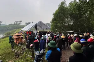 Xe chở quan tài mất phanh làm 3 người đưa tang thương vong 