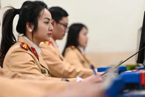 Cục CSGT khuyên người dân đổi giấy phép lái xe trực tuyến 