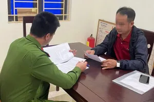 Người đàn ông bịa đặt thông tin 'công an thu thêm tiền của con bạc rồi cho về'