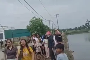 3 học sinh bị điện giật khi diều vướng dây điện cao thế