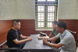 Khởi tố 2 người lợi dụng danh nghĩa báo chí cưỡng đoạt tài sản