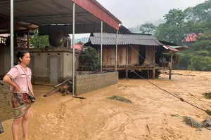 Tìm kiếm một phụ nữ mất tích nghi bị lũ quét cuốn trôi