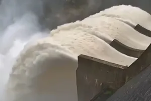 Trận lũ đặc biệt lớn: Thủy điện Bản Vẽ xin chế độ vận hành bất thường, cắt lũ 