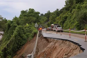 Nghệ An: Bão lũ làm 4 người thiệt mạng, Quốc lộ 7 đã thông lên Mường Xén 