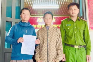 Giải cứu bé gái 14 tuổi bị người lạ trên mạng dụ dỗ đi làm ở quán karaoke