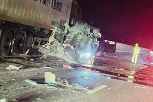 5 ô tô gặp tai nạn liên hoàn trên cao tốc Bắc-Nam